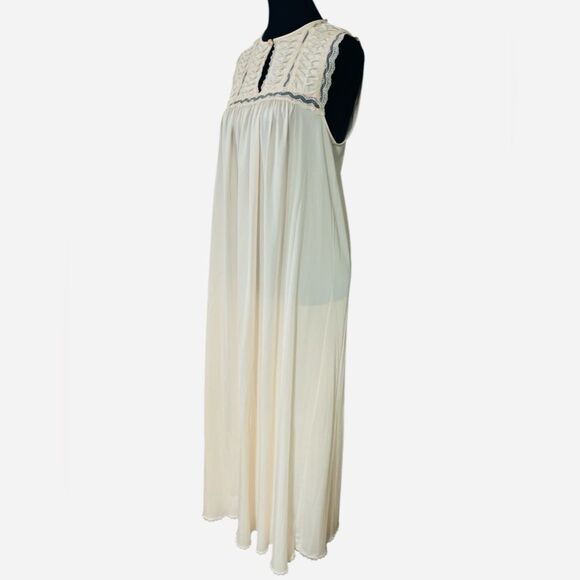 Vintage Vanity Fair Nightgown Women's Size Medium Pale Peach Nude Maxi Feminine - Picture 1 of 7